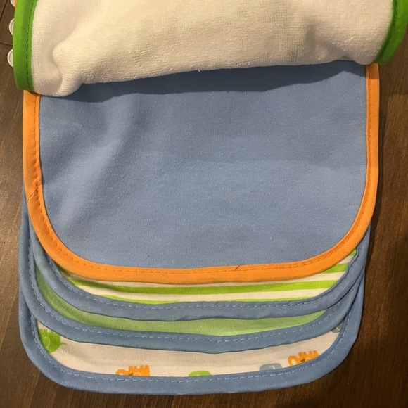 NWT L’amore by Baby Kiss Set of 5 Baby Bibs - Picture 2 of 6